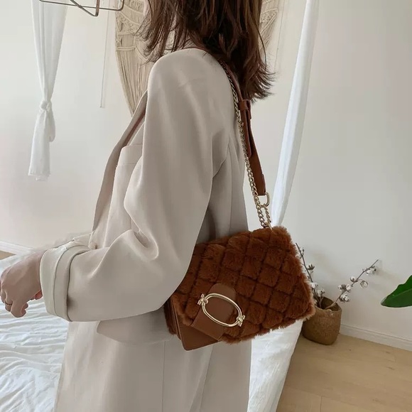 Brand New furry small handbag - Picture 3 of 3